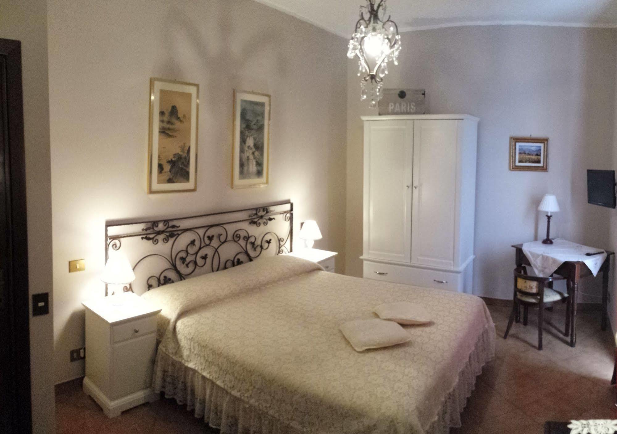 Bed and Breakfast Al Vecchio Olivo Фраскаті Екстер'єр фото